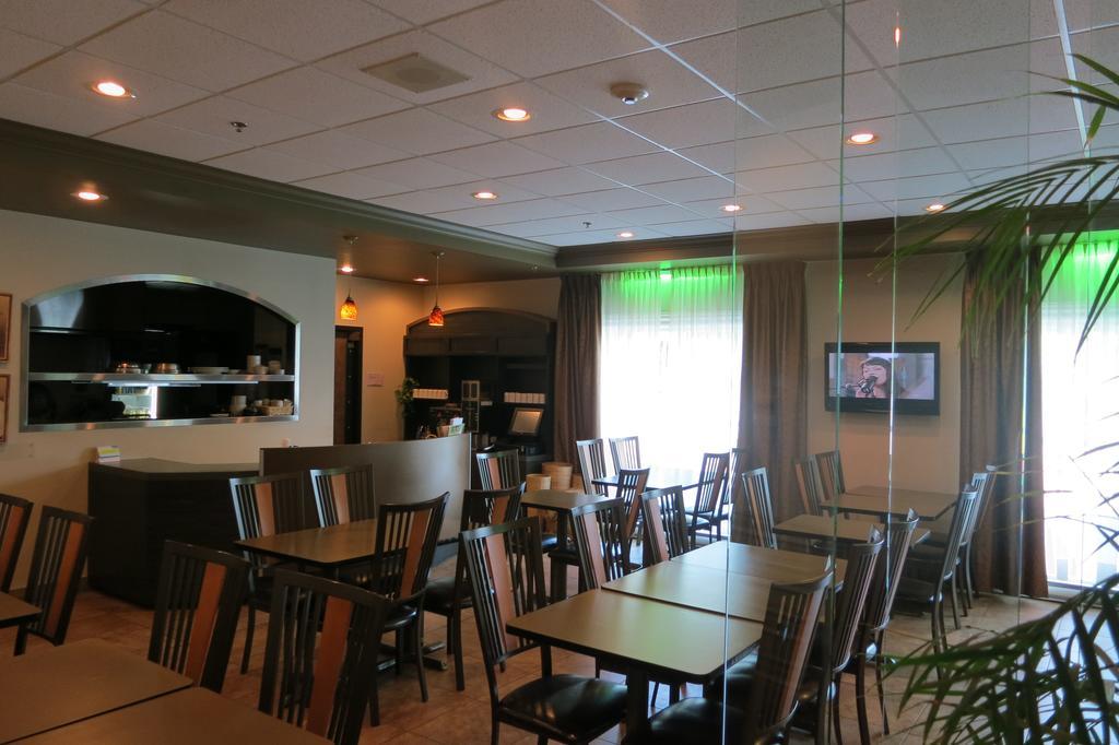 Days Inn By Wyndham Lévis Eksteriør bilde